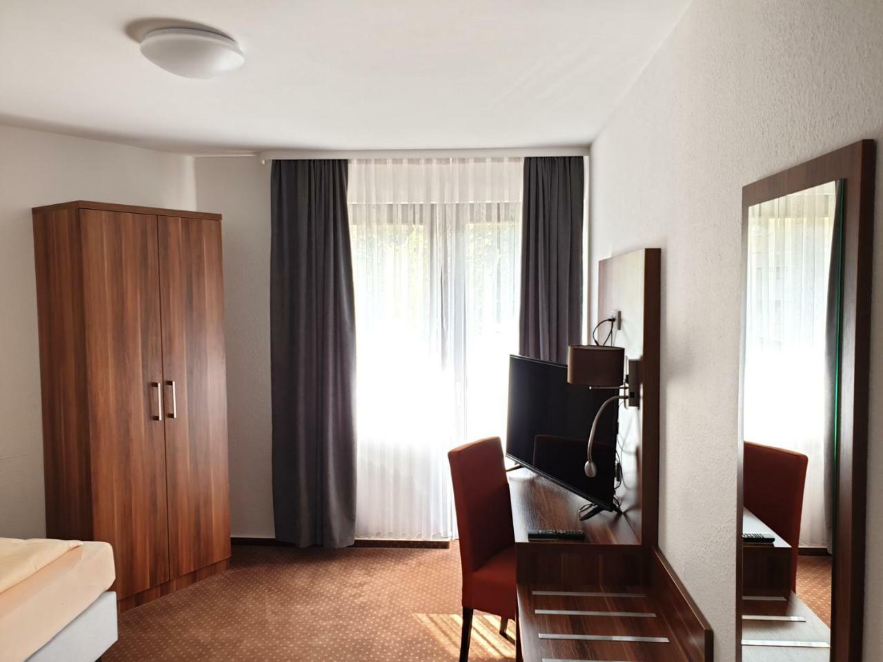 Kirchberg Hotel Garni Саарбрюкен Екстер'єр фото