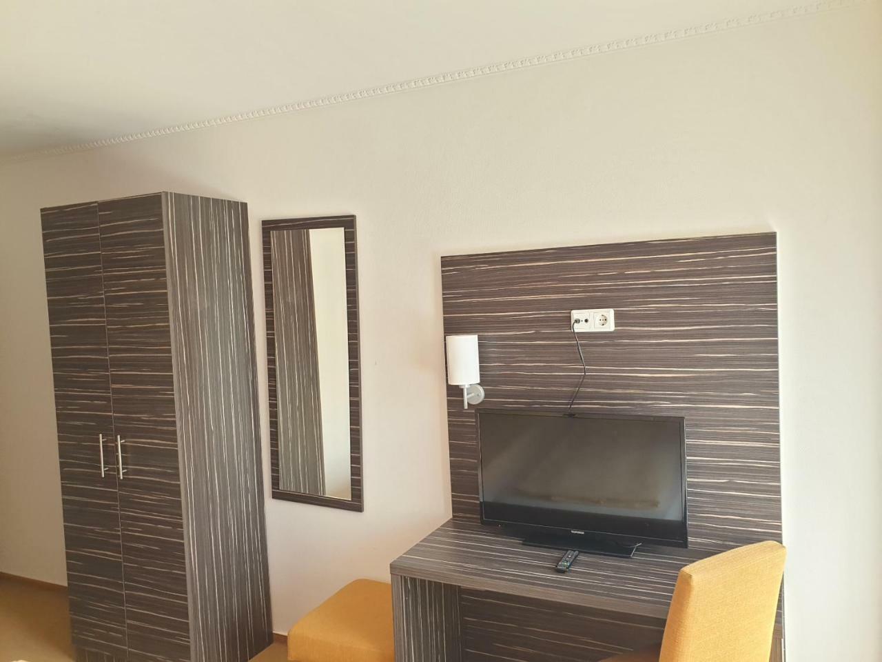 Kirchberg Hotel Garni Саарбрюкен Екстер'єр фото