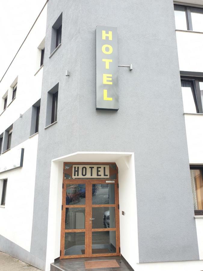 Kirchberg Hotel Garni Саарбрюкен Екстер'єр фото