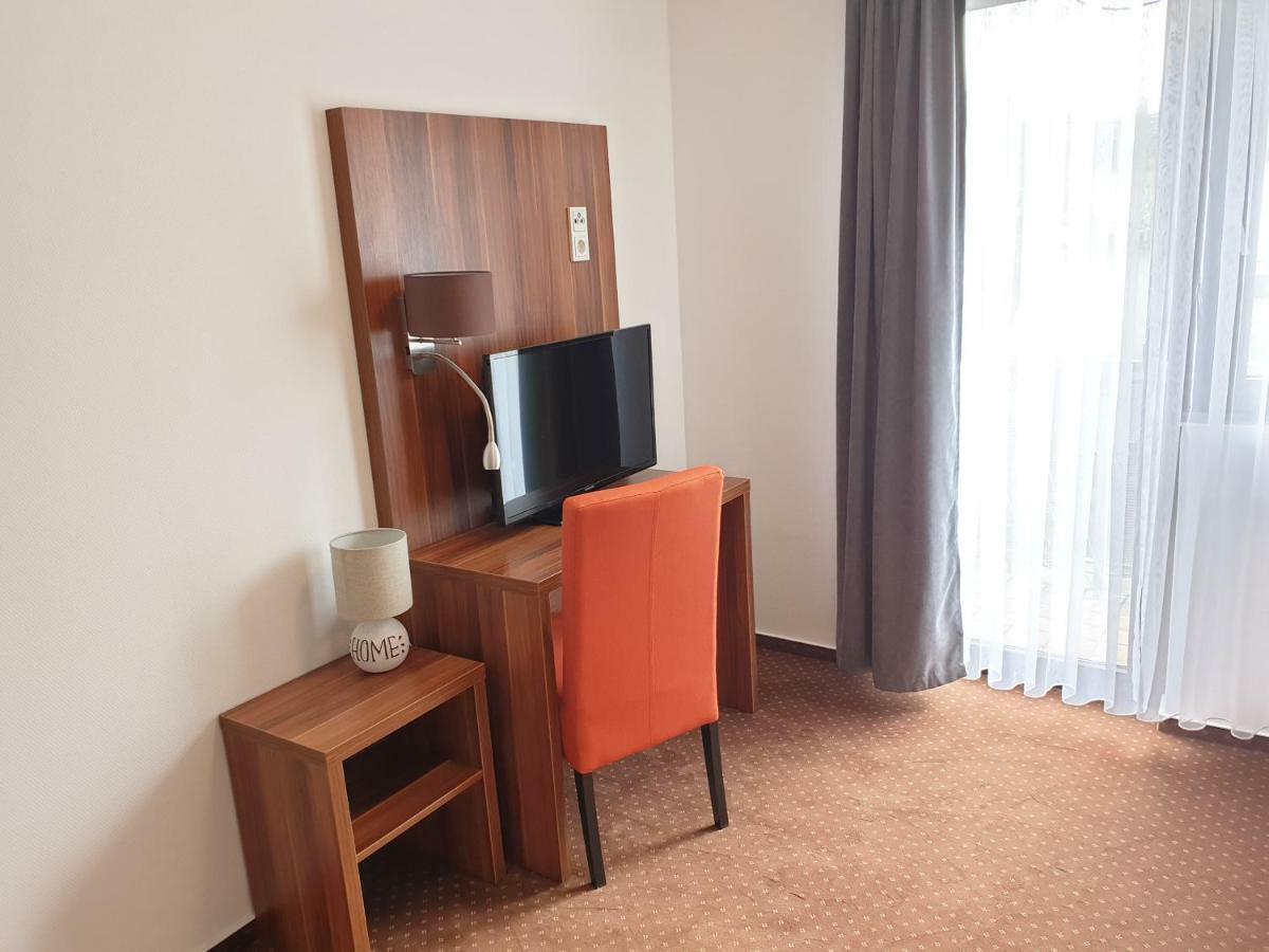 Kirchberg Hotel Garni Саарбрюкен Екстер'єр фото