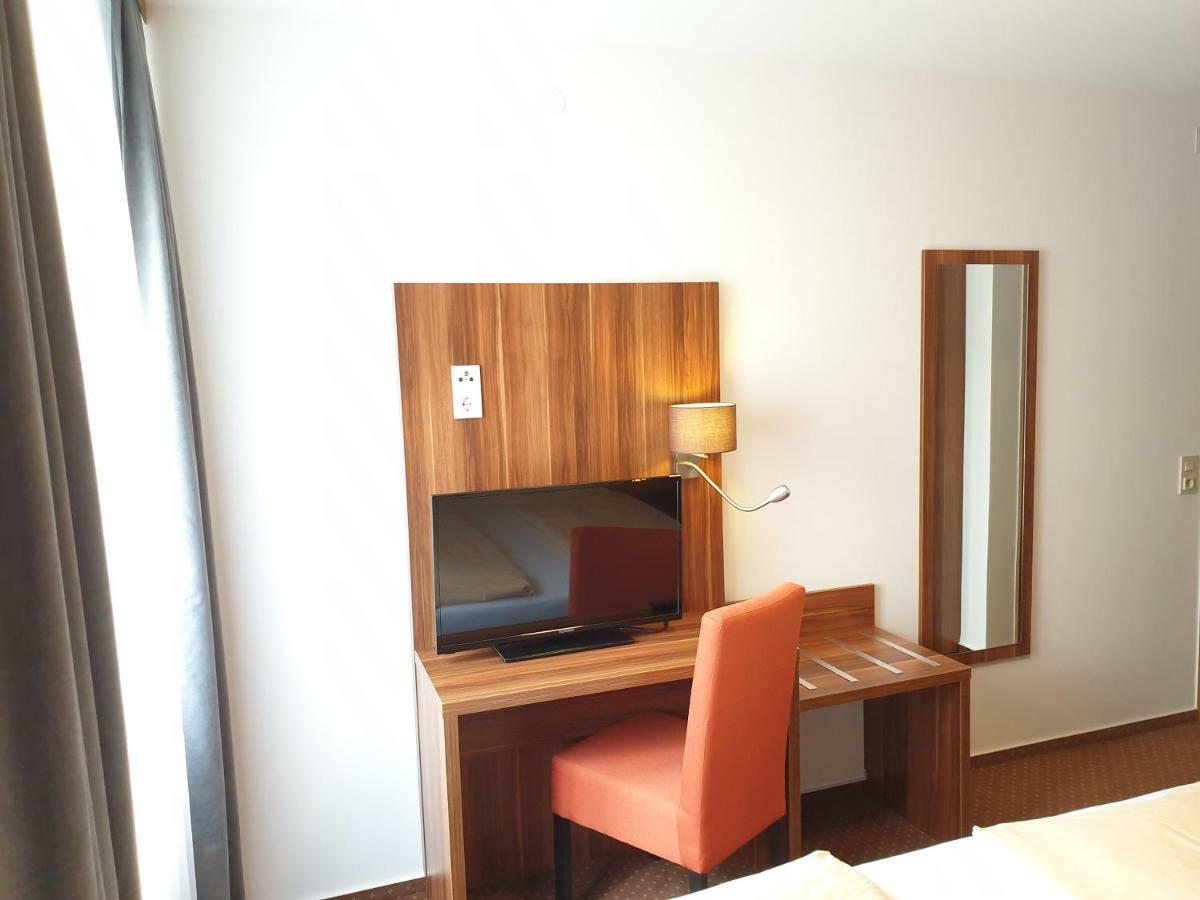 Kirchberg Hotel Garni Саарбрюкен Екстер'єр фото