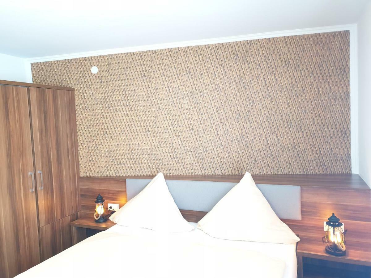 Kirchberg Hotel Garni Саарбрюкен Екстер'єр фото